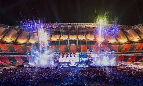 LPL冒泡赛焦点对决:IG与JDG激战S15门票争夺,厂长领衔演绎电竞热血